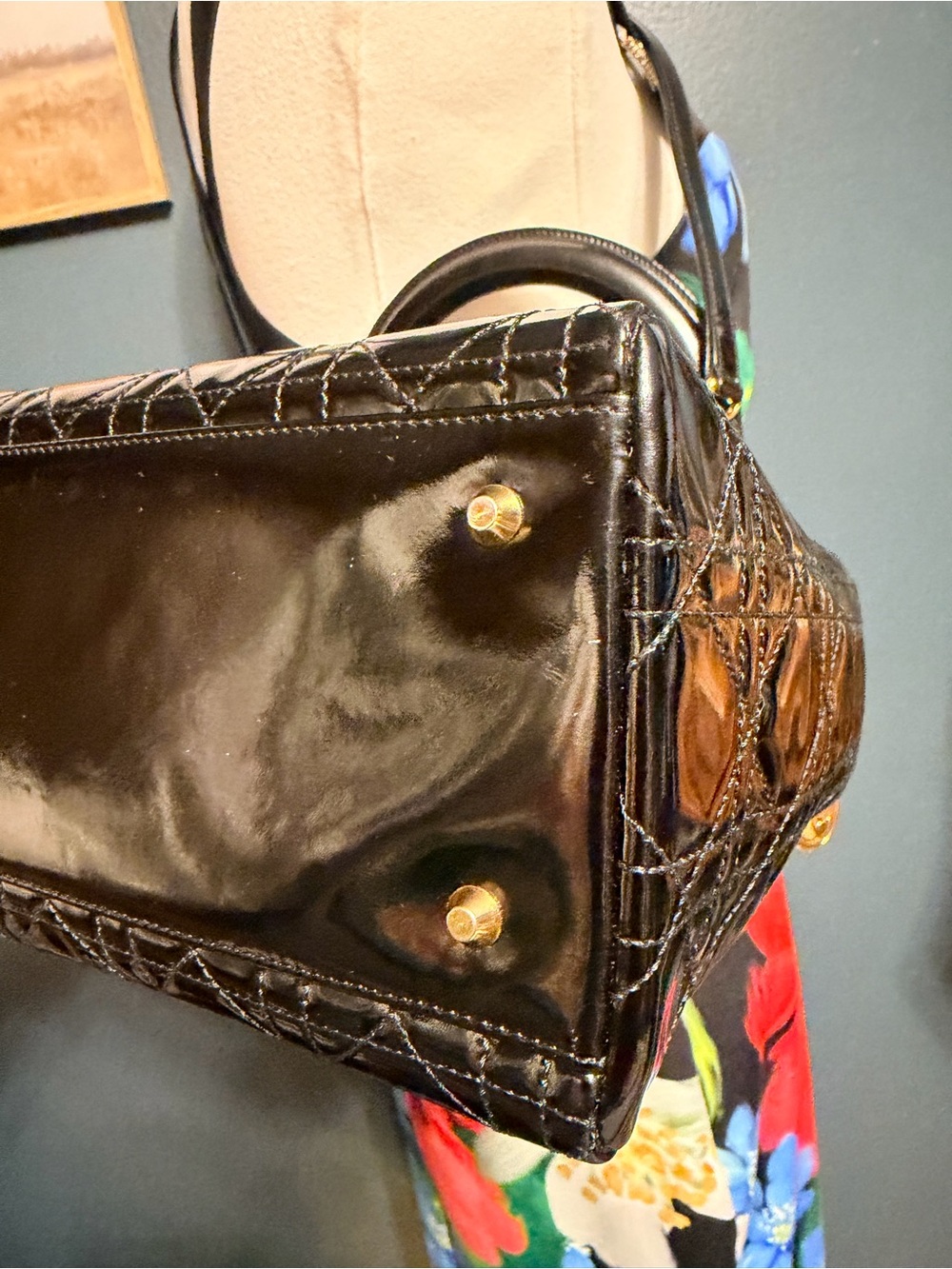 Lady Dior Medium Bag Black Patent Cannage Calfskin with Gold Hardware - Picture 4 of 16